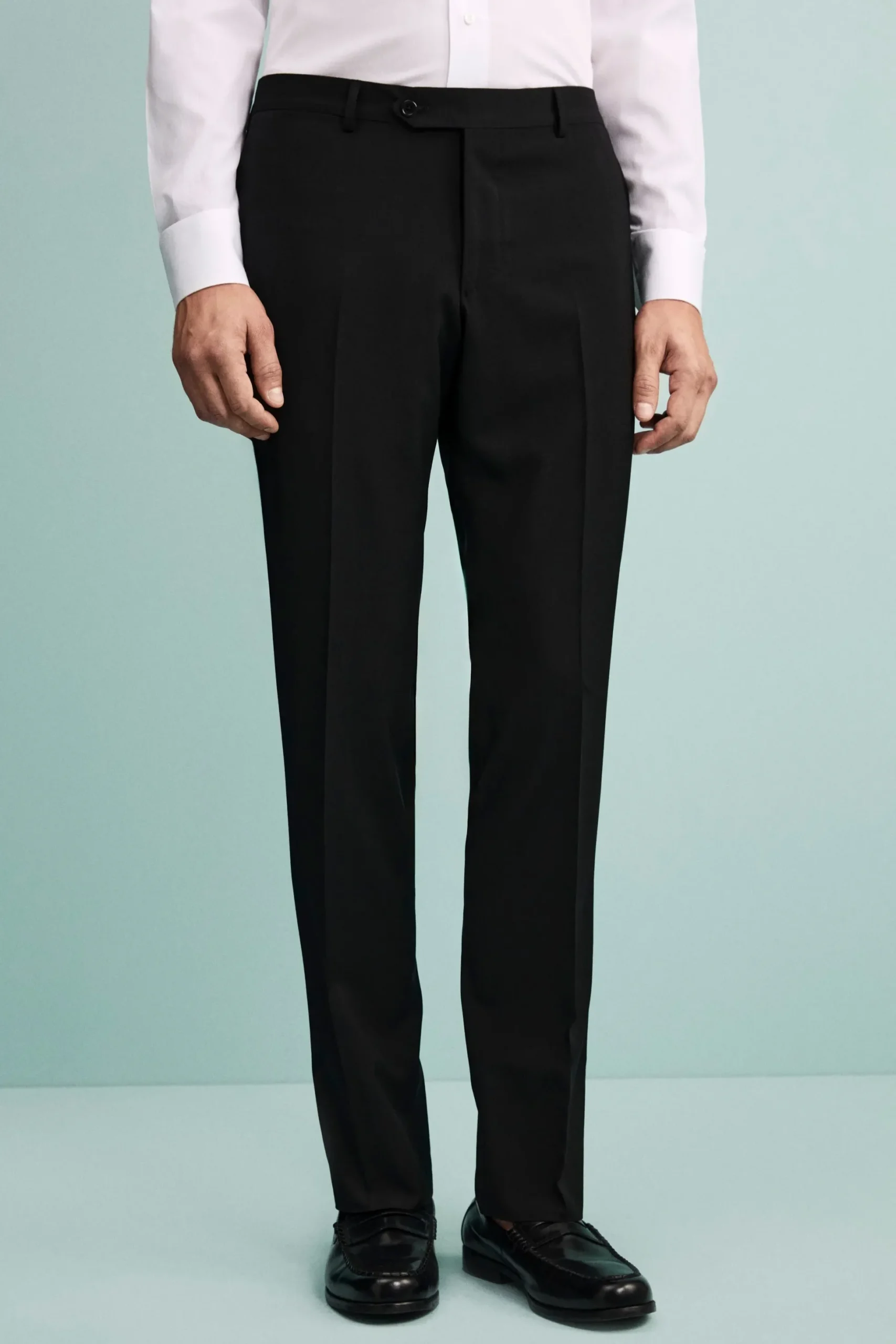 Abito in Lana Vergine Slim Fit con Revers Classico - NERO