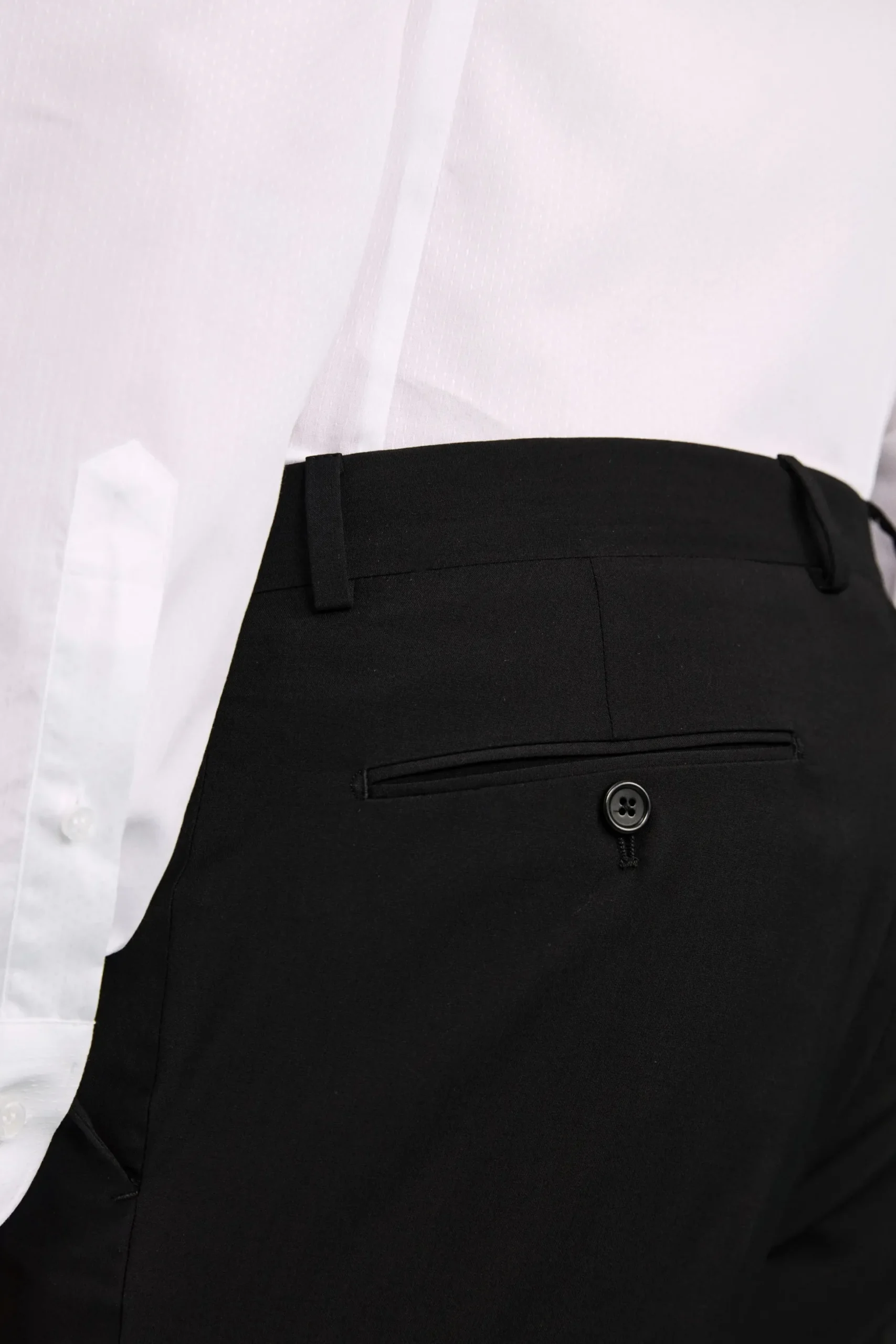 Abito in Lana Vergine Slim Fit con Revers Classico - NERO