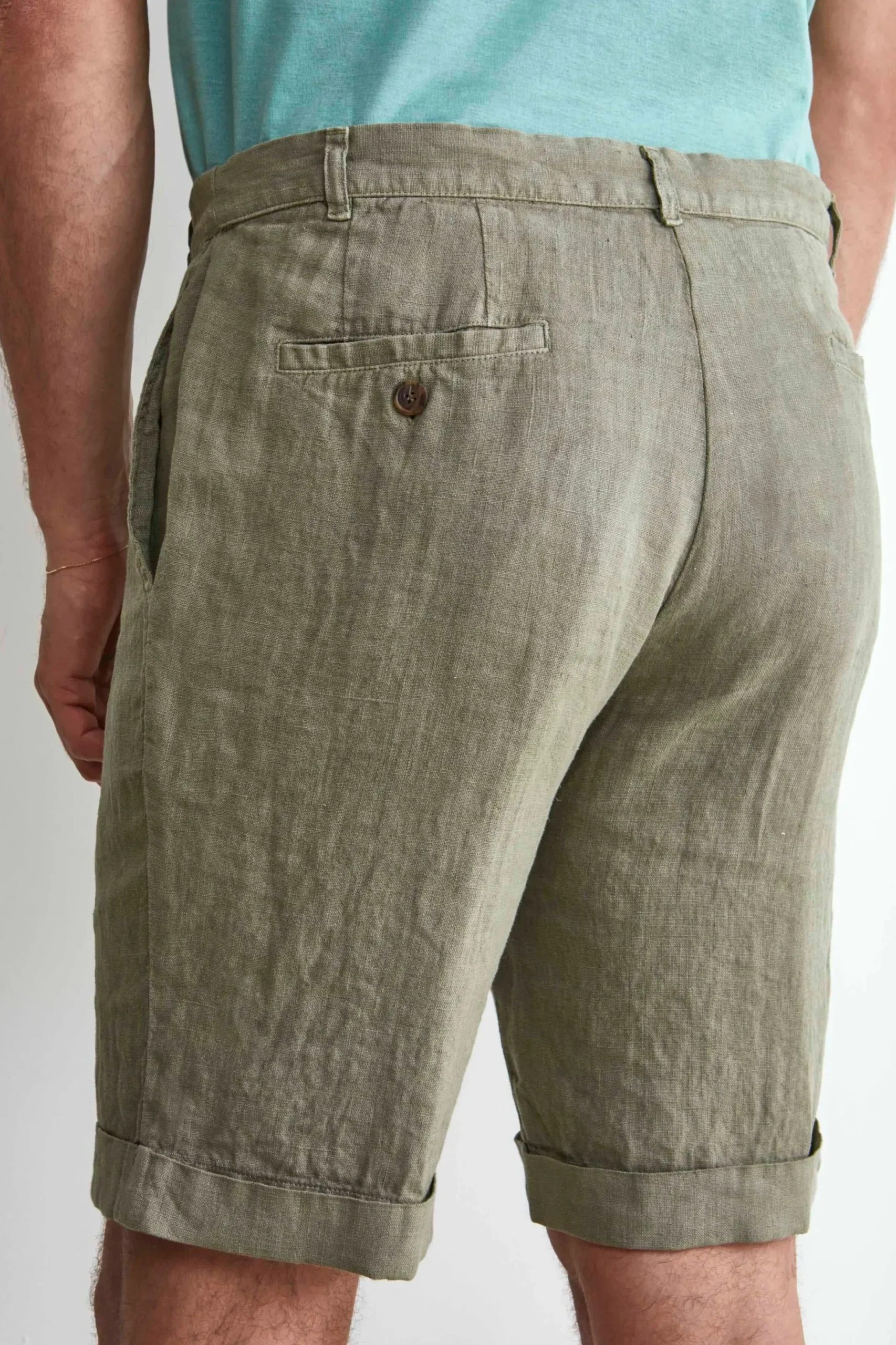 Bermuda in Lino con Risvolto - VERDE MILITARE