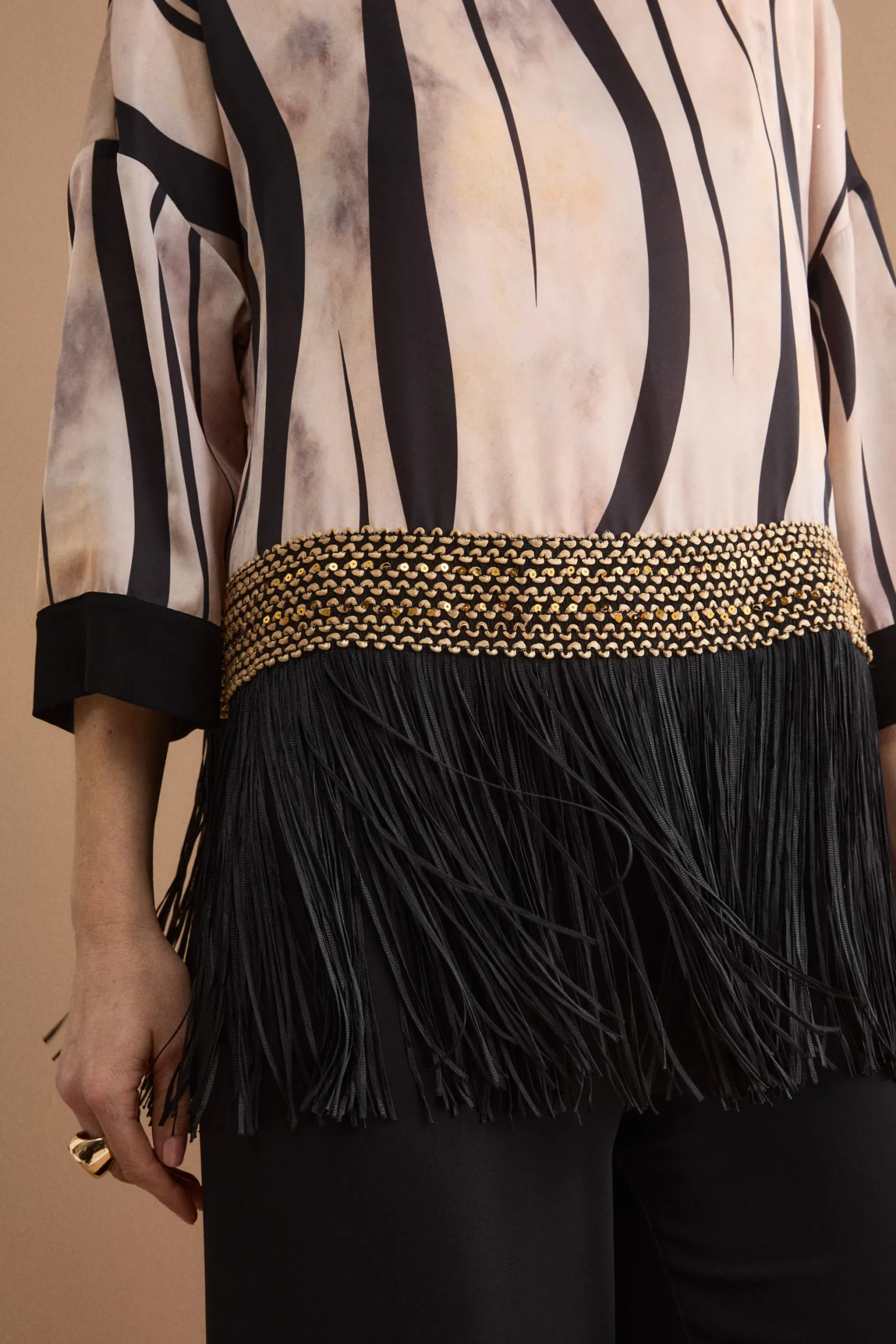 Blusa in Fantasia Jacquard con Passamaneria e Frange - FANT. ORO
