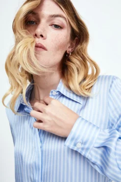 Camicia Sciancrata a Righe - AZZURRO RIGATO