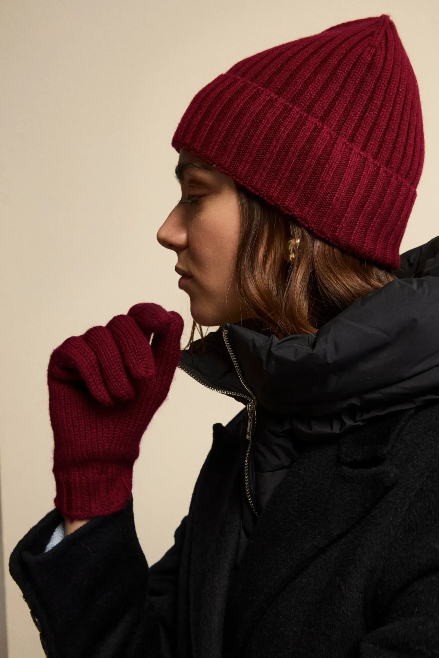 Cappello in cashmere a coste - BORDEAUX