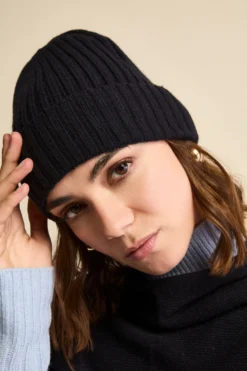 Cappello in cashmere a coste - BLU MARINE