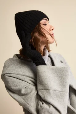 Cappello in cashmere a coste - NERO