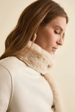 Cappotto Corto in Eco-Montone - MANDORLA