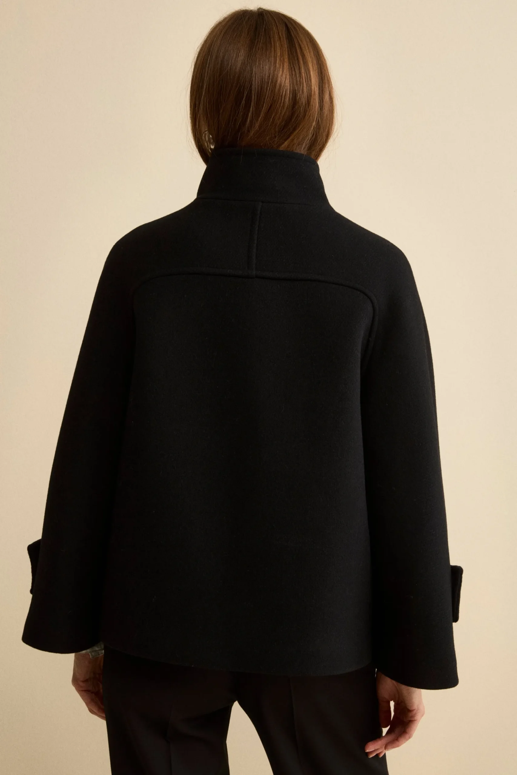 Cappotto Corto in Misto Lana con Maniche a Campana - NERO