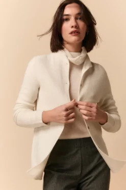 Cardigan corto in lana - ECRU