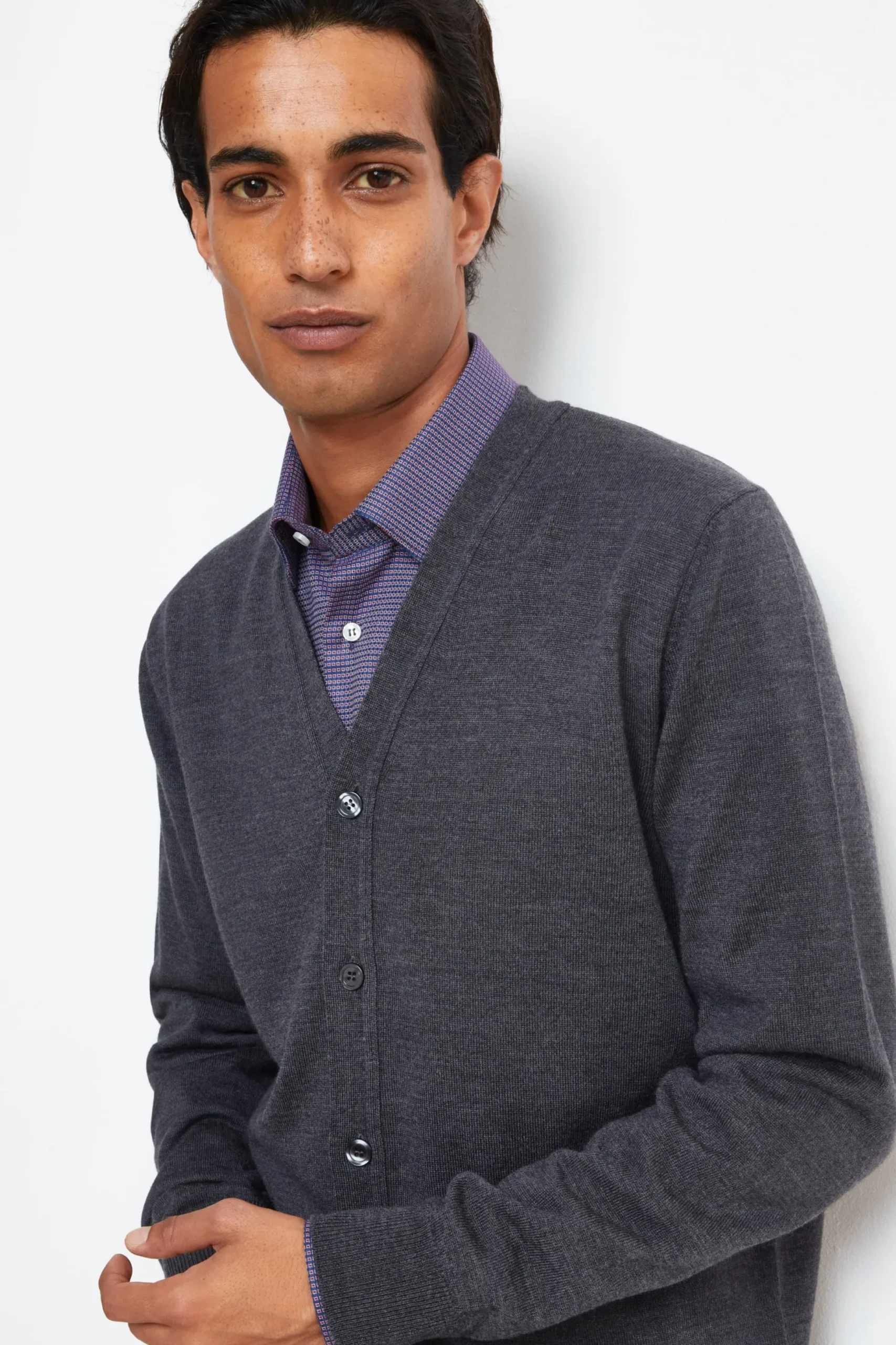Cardigan Scollo a V in Lana Merino - ANTRACITE