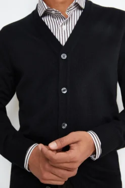 Cardigan Scollo a V in Lana Merino - NERO