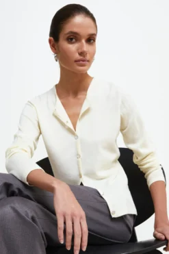 Cardigan Slim in lana merino - ECRU