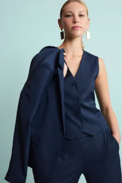 Gilet Elegante in Lana Vergine con Bottoni - BLU