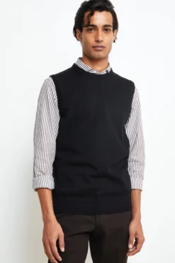 Gilet Girocollo in Lana Merino - NERO