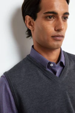 Gilet Scollo a V in Lana Merino - ANTRACITE