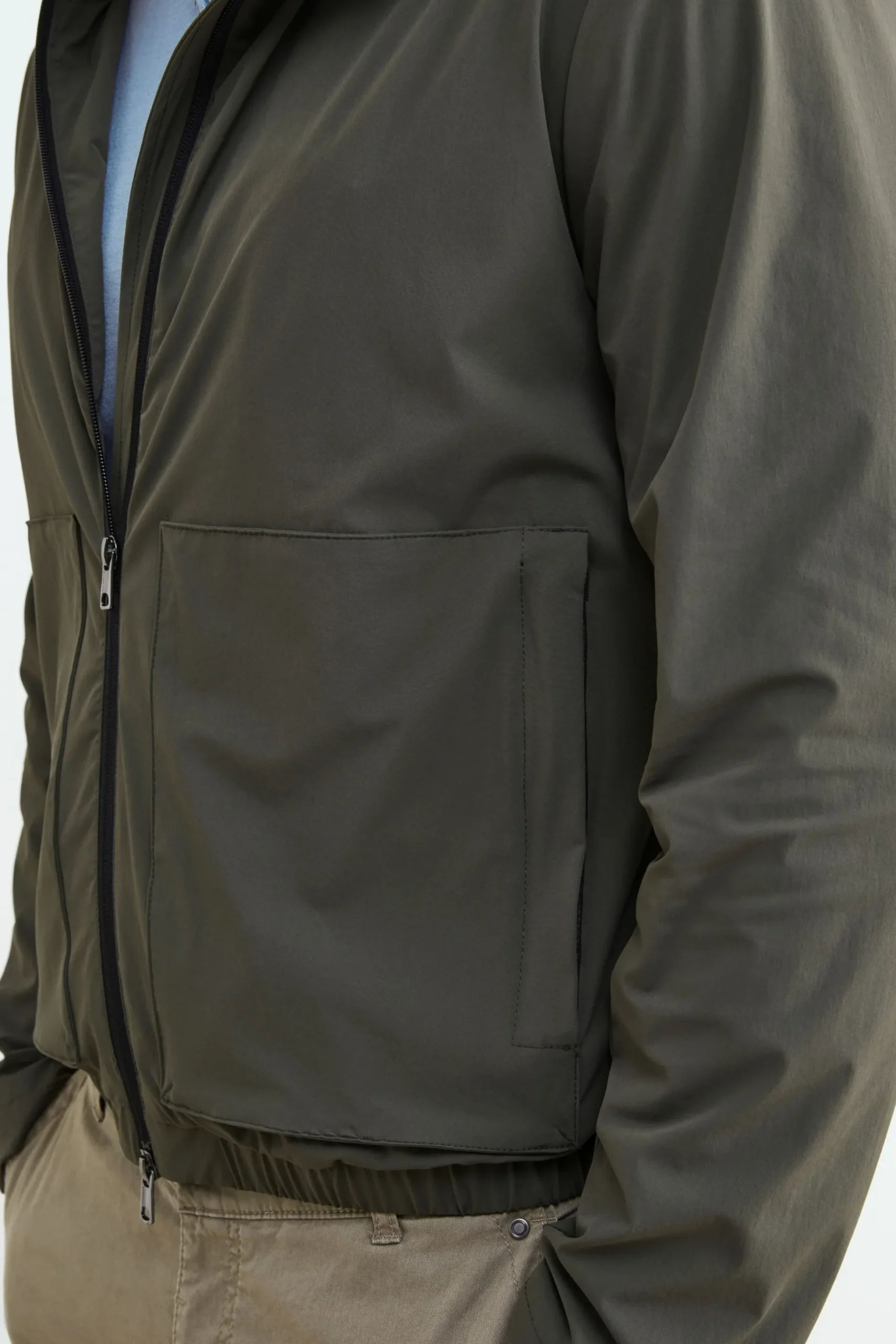 Giubbotto impermeabile con cappuccio - VERDE MILITARE