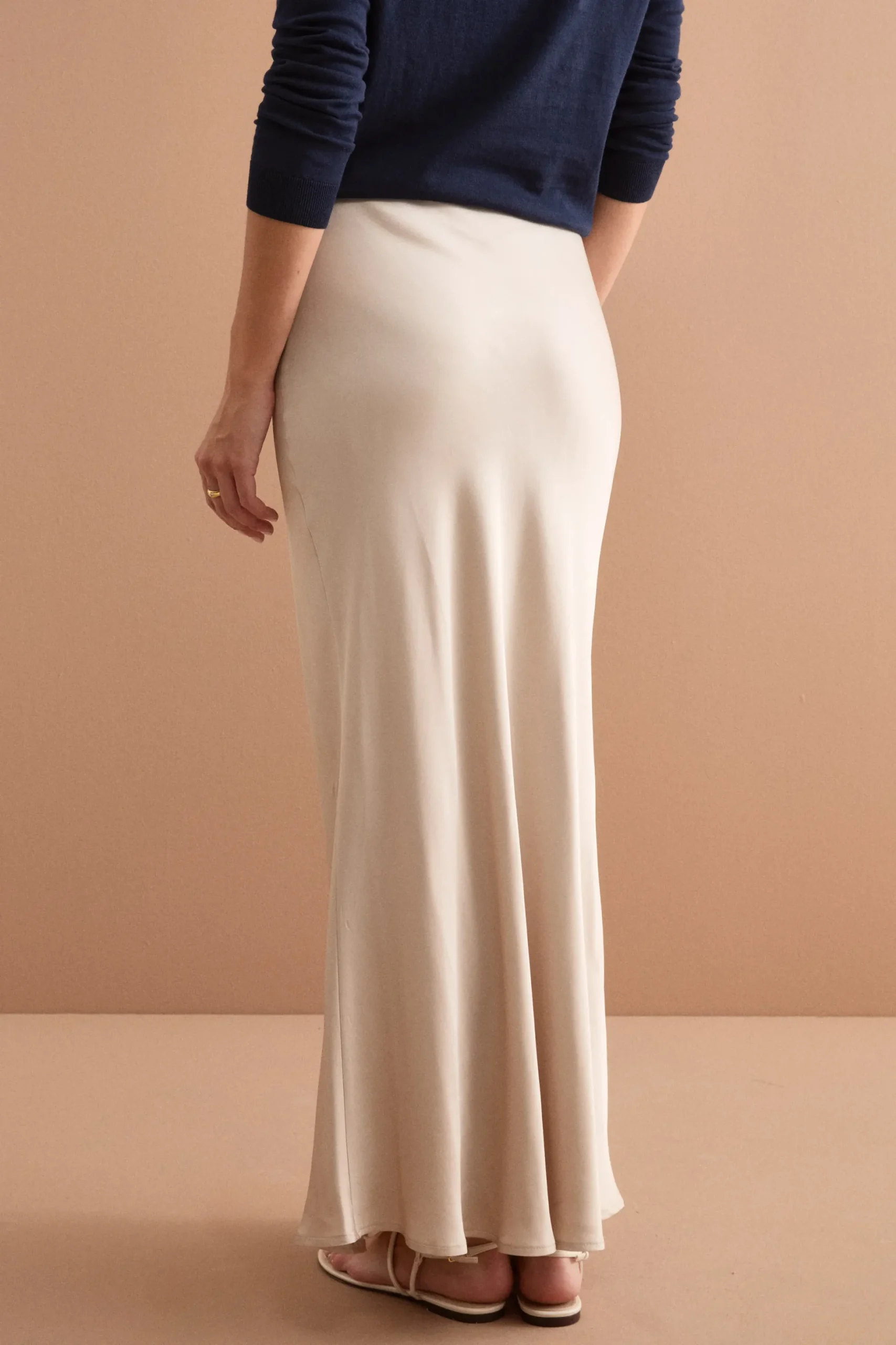 Gonna Lunga Elegante in Raso - GESSO