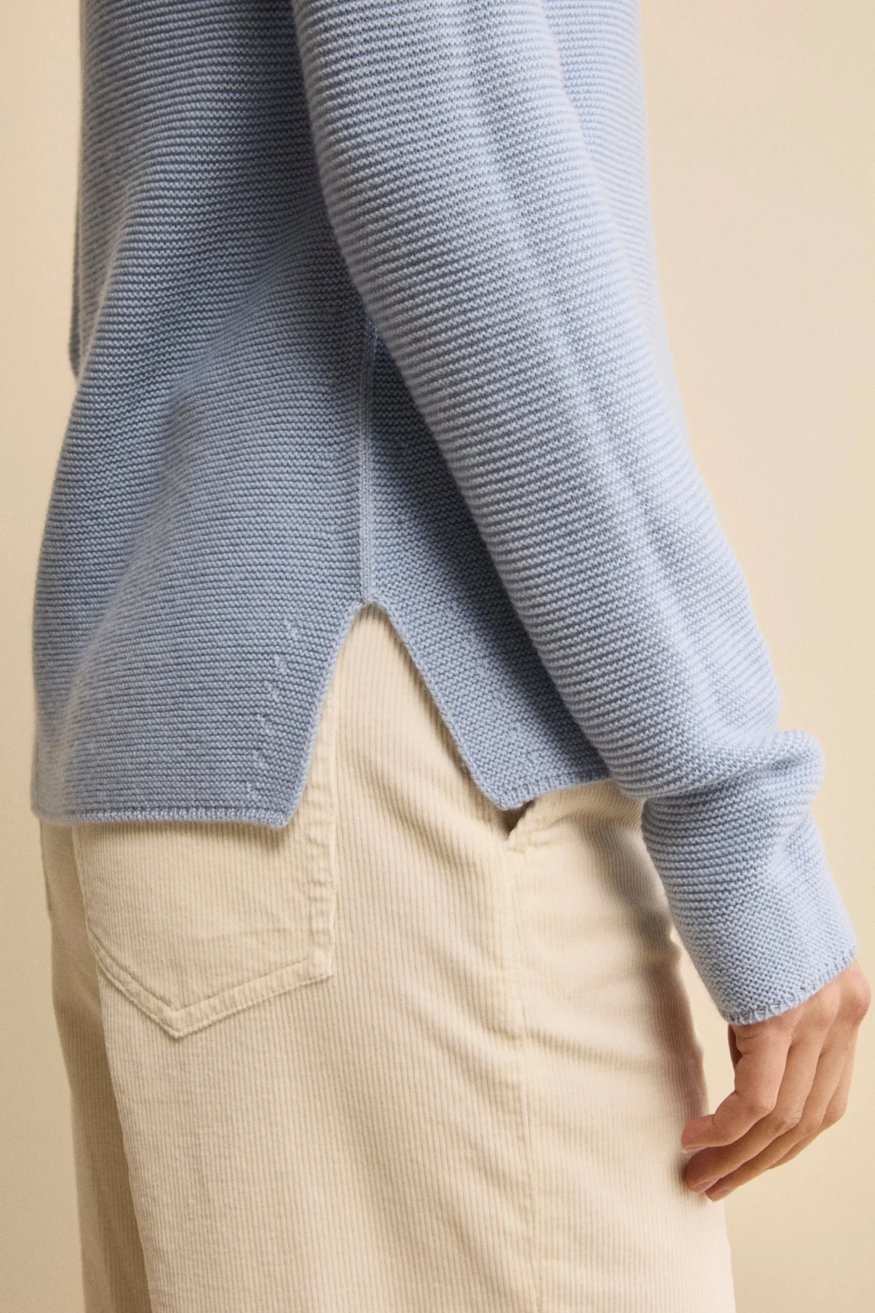 Maglia con Spacchi in Lana Merino - AZZURRO