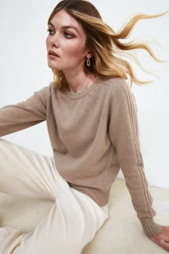 Maglia in lana e cashmere con scollo a barca - CORTECCIA