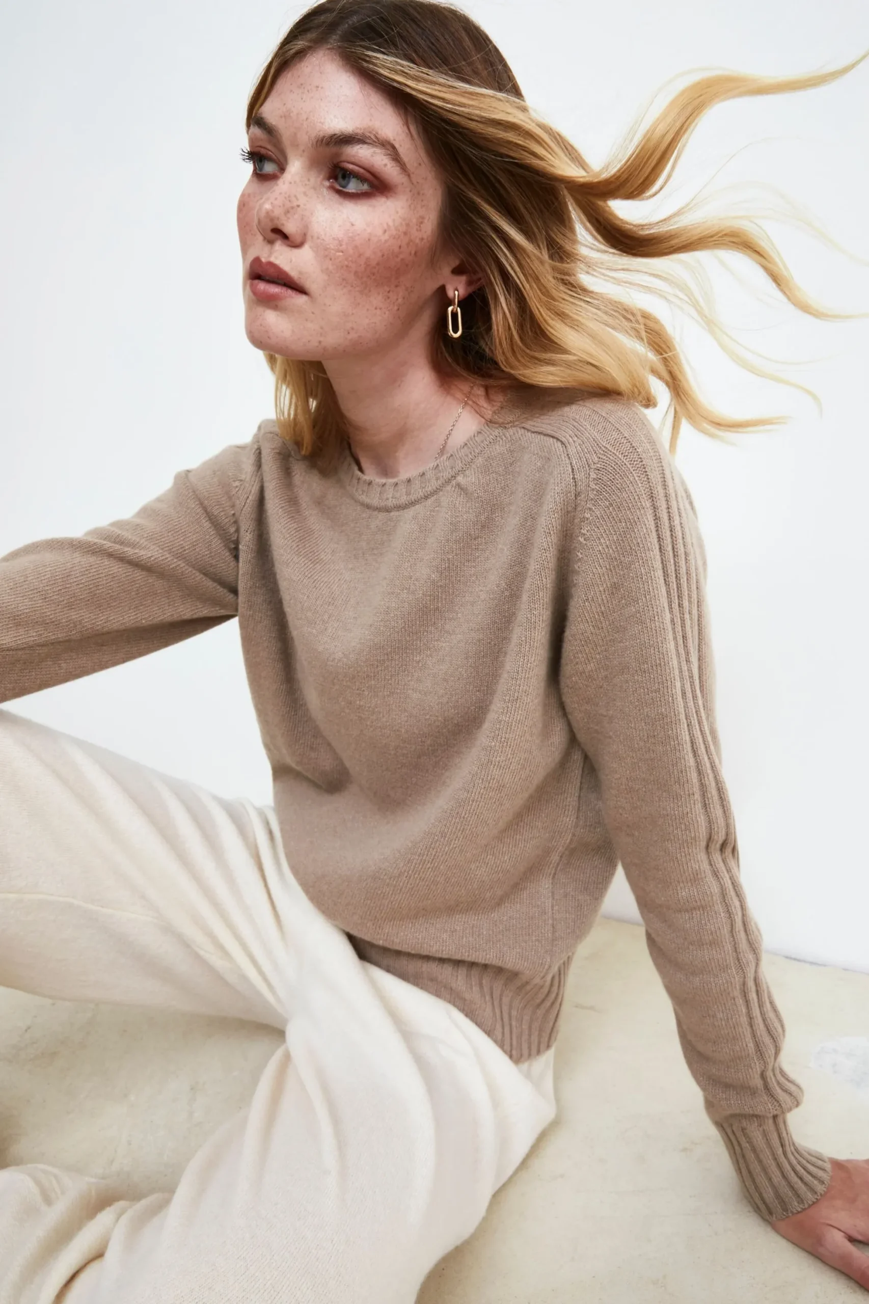 Maglia in lana e cashmere con scollo a barca - CORTECCIA