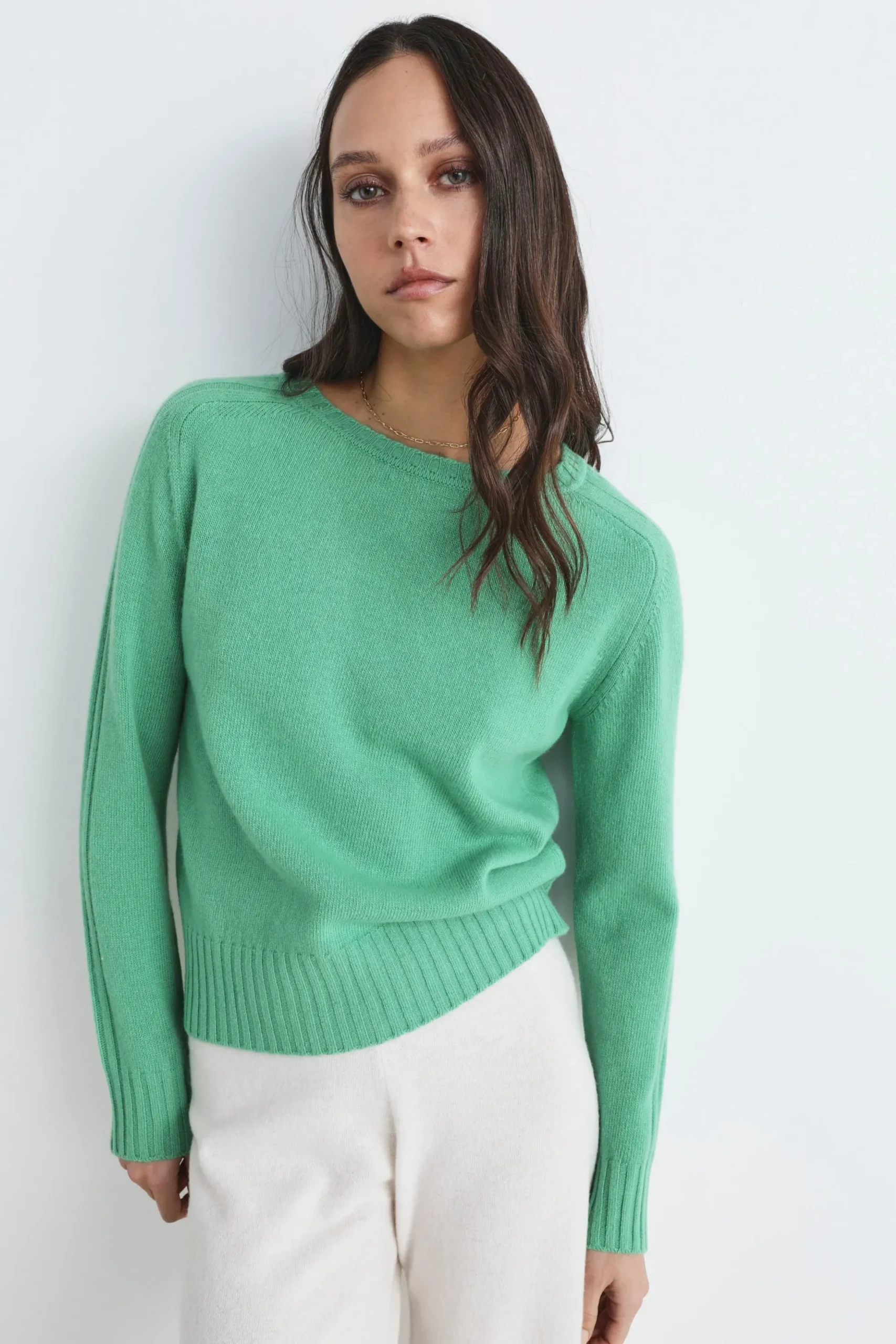 Maglia in lana e cashmere con scollo a barca - MENTA