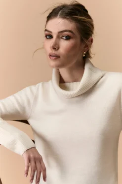 Maglia Lavorata Collo Morbido in Lana Merino - ECRU