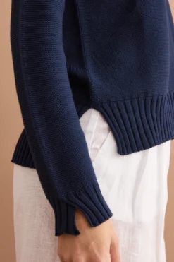 Maglia Scollo a V con Dettagli a Costine - NAVY