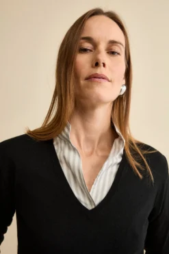 Maglia Scollo a V Extrafine in Seta e Cashmere - NERO