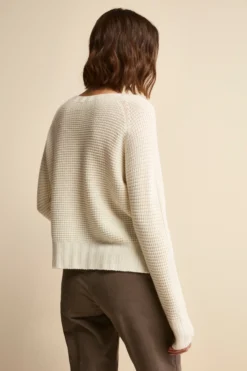 Maglia Scollo Barchetta in Lana Merino Lavorata - ECRU