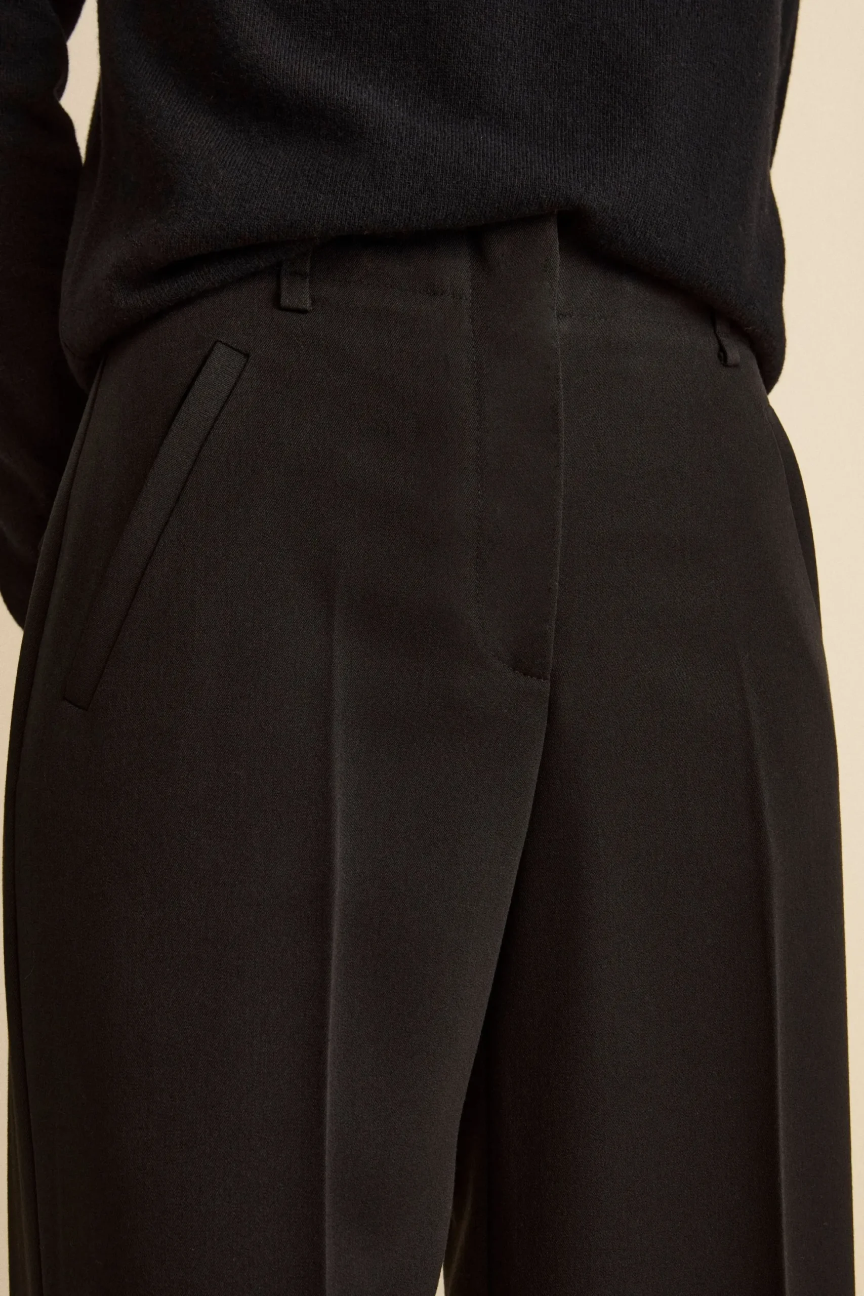 Pantalone a palazzo con piega - NERO