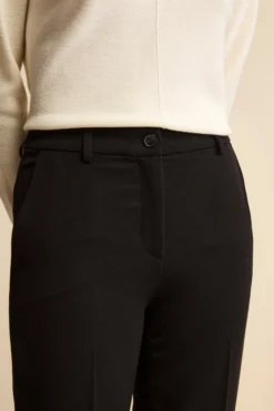 Pantalone a Sigaretta con Pieghe e Risvolto - NERO