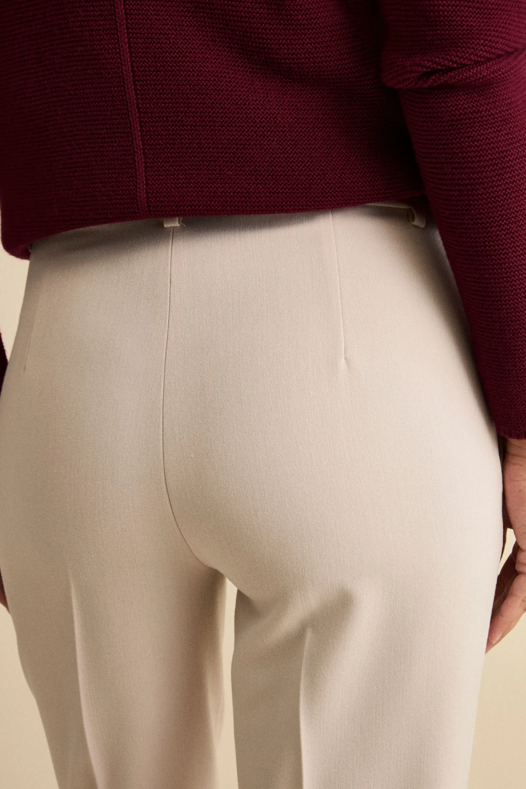 Pantalone a Sigaretta con Pieghe e Risvolto - PANNA