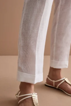 Pantalone a Sigaretta in Lino con Risvolto - BIANCO