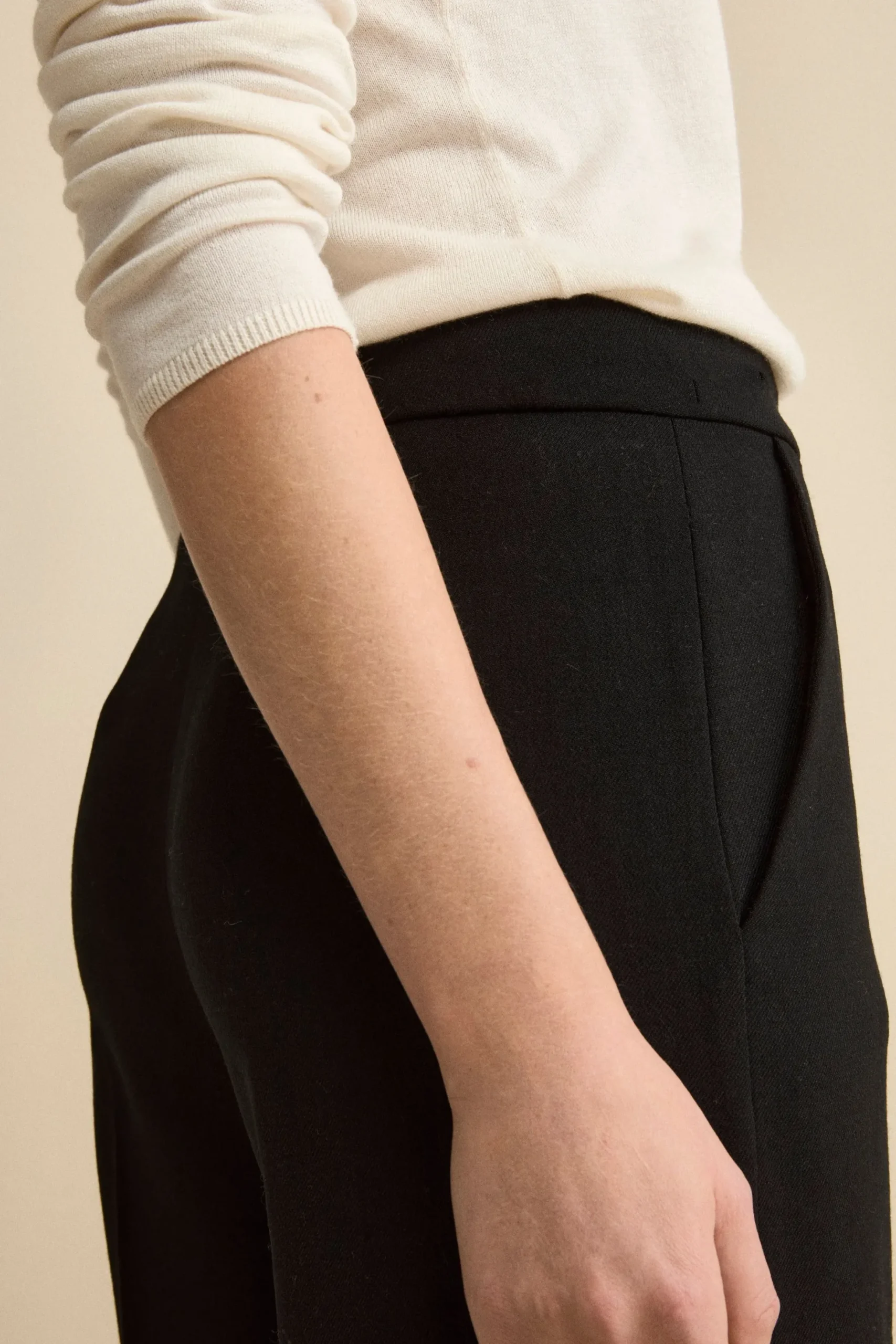 Pantalone con Pieghe a Palazzo in Misto Lana - NERO