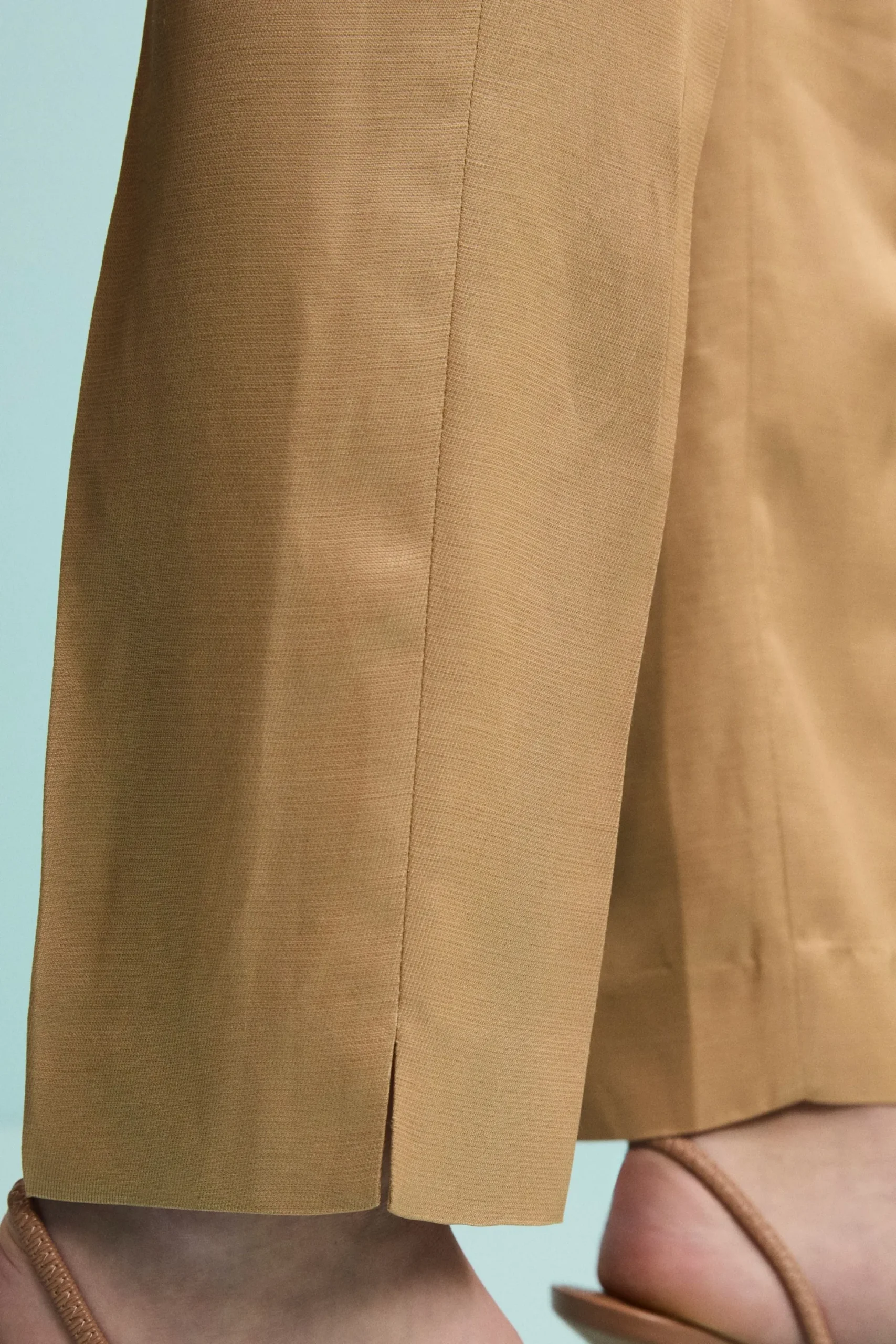 Pantalone Elegante a Sigaretta in Misto Lino - ORO