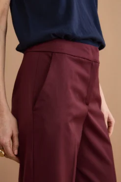 Pantalone Elegante con Gamba Larga in Lana Vergine - BORDEAUX