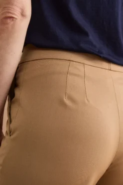 Pantalone Elegante con Gamba Larga in Lana Vergine - CAMMELLO
