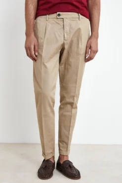 Pantaloni con pinces in cotone - BEIGE