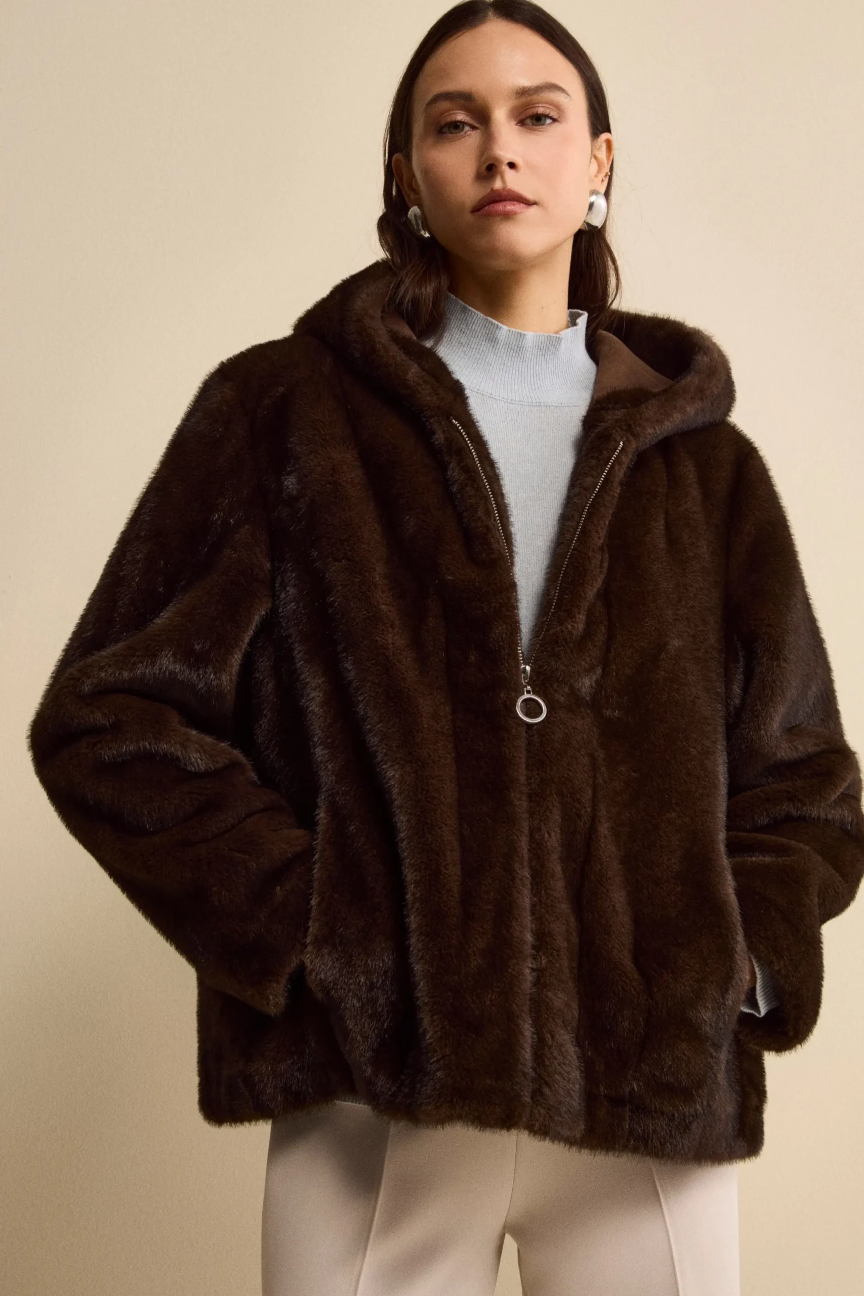 Pelliccia con Zip e Cappuccio - T.MORO