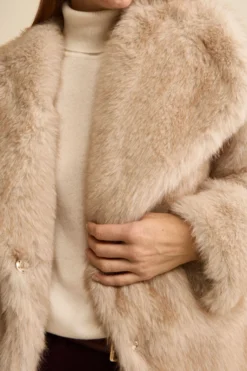 Pelliccia Corta Foderata - BEIGE