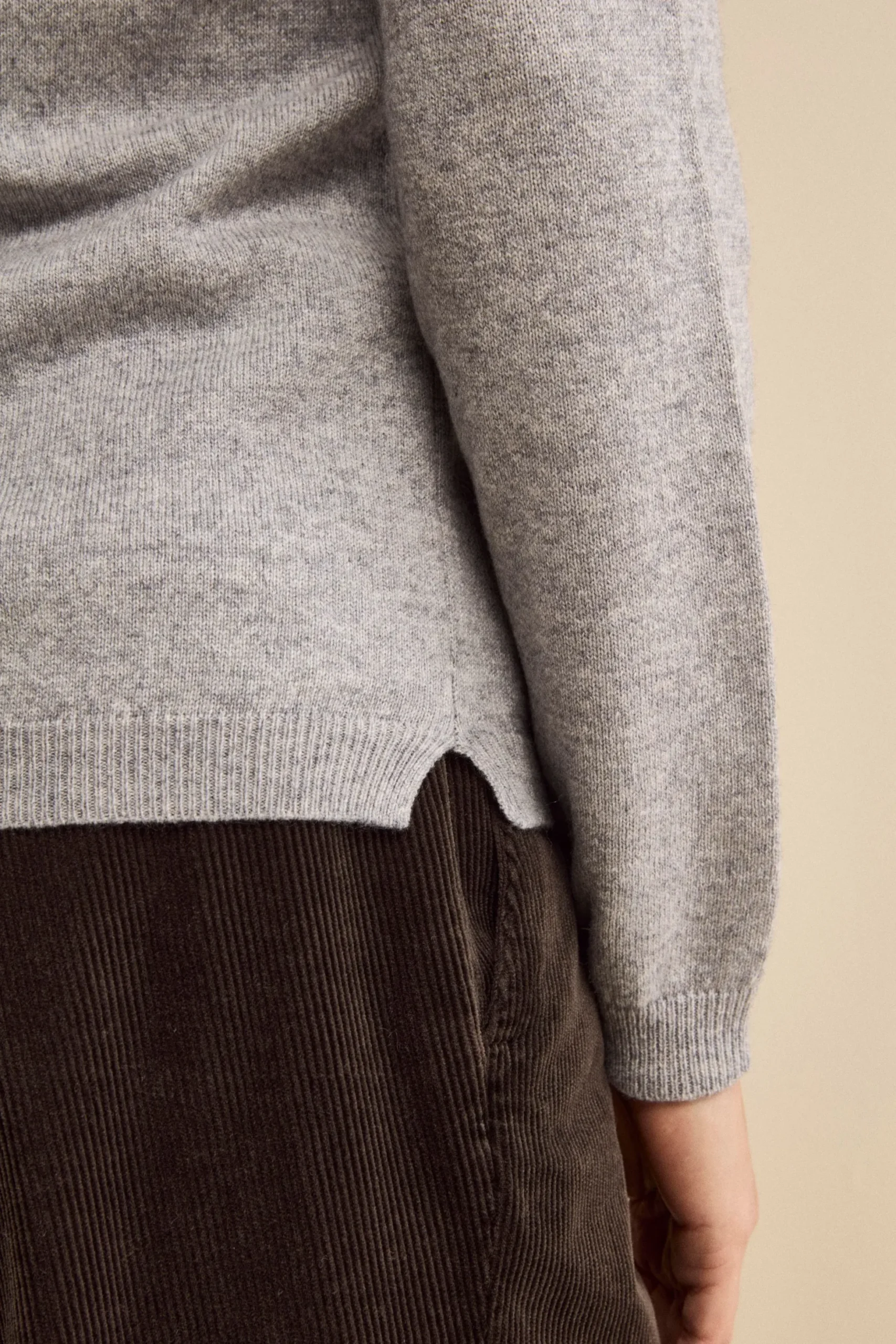 Pullover scollo a V in seta e cashmere - GRIGIO CHIARO