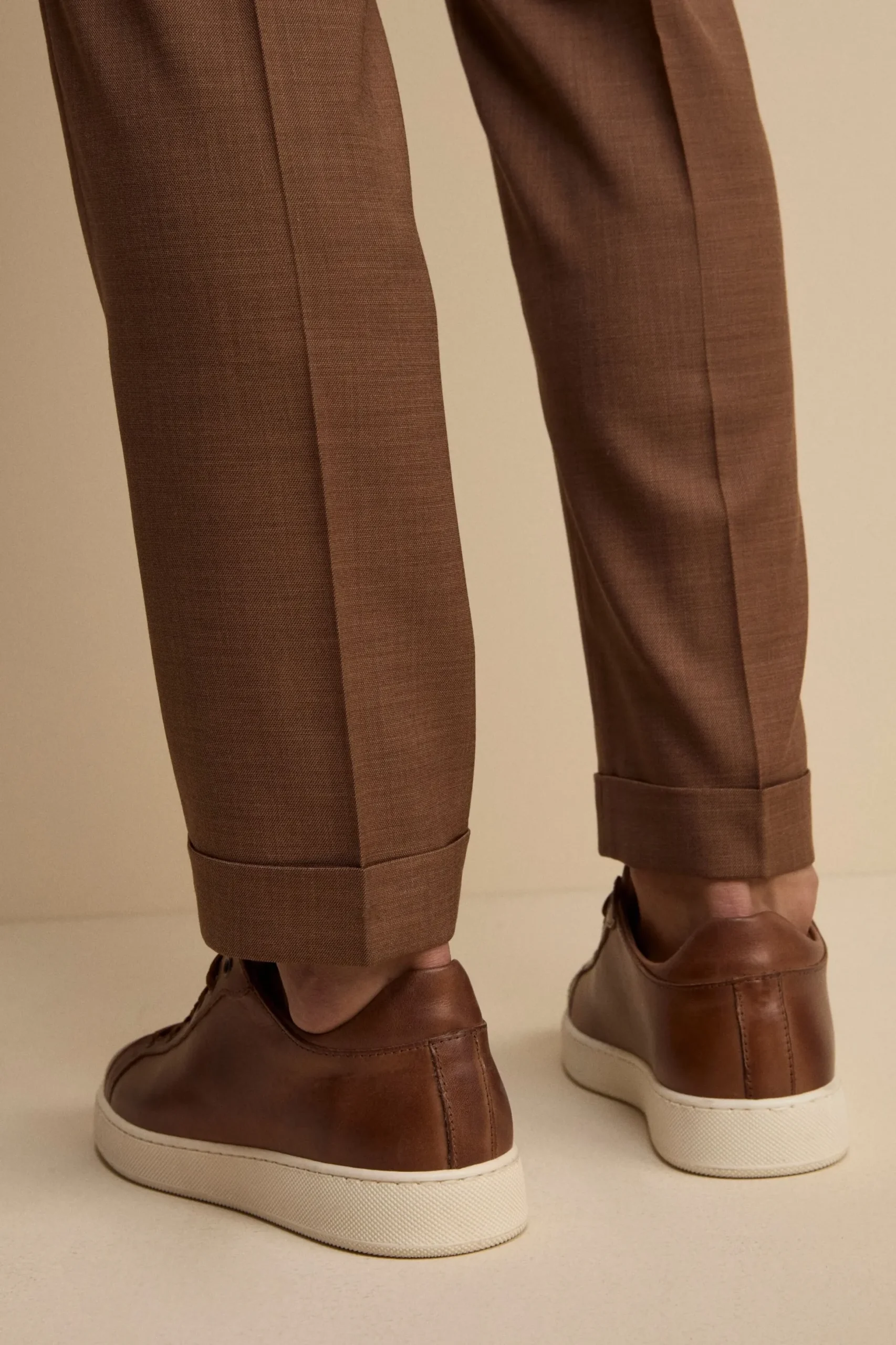Sneakers in Pelle con suola a contrasto - MARRONE