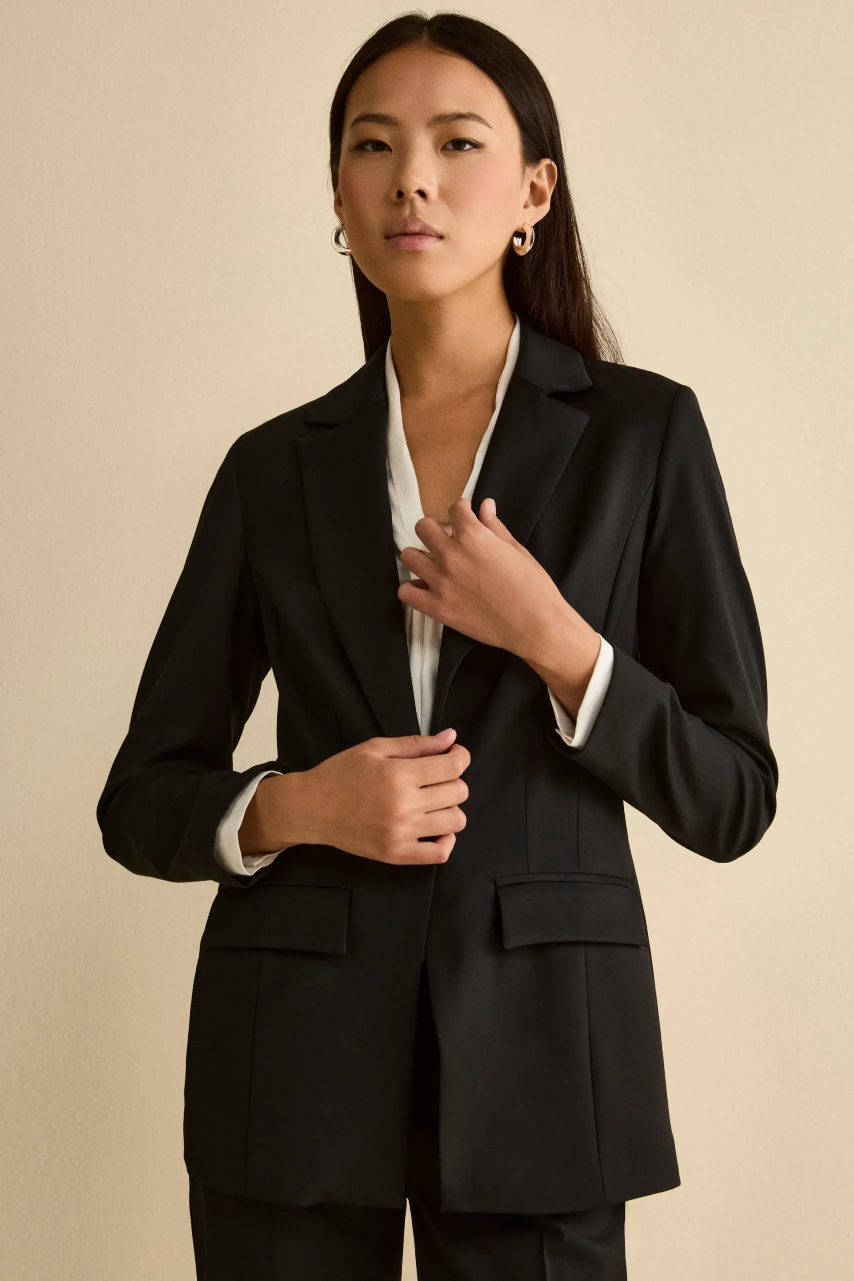 Tailleur Monopetto con Revers Classico in Lana Vergine - NERO