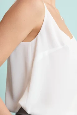 Top Elegante Smanicato in Georgette - PANNA