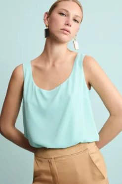 Top Elegante Smanicato in Georgette - ACQUA