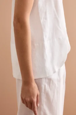 Top Smanicato in Lino con Scollo a V - BIANCO