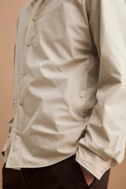 Trench Corto Foderato con Collo a Camicia - LATTE