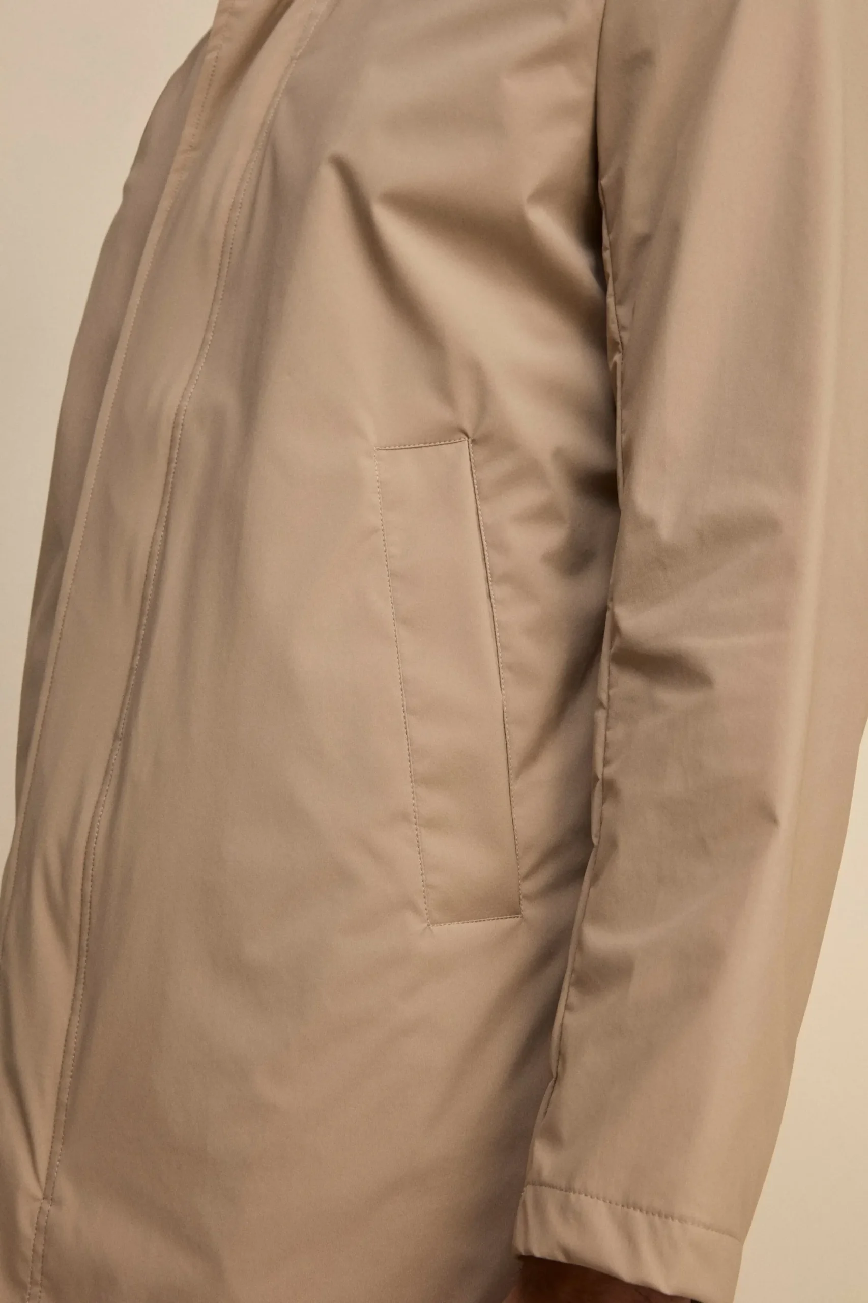 Trench Impermeabile con Zip e Bottoni - BEIGE